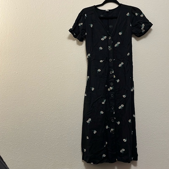 Old Navy Dresses & Skirts - Cotton sundress with daisys